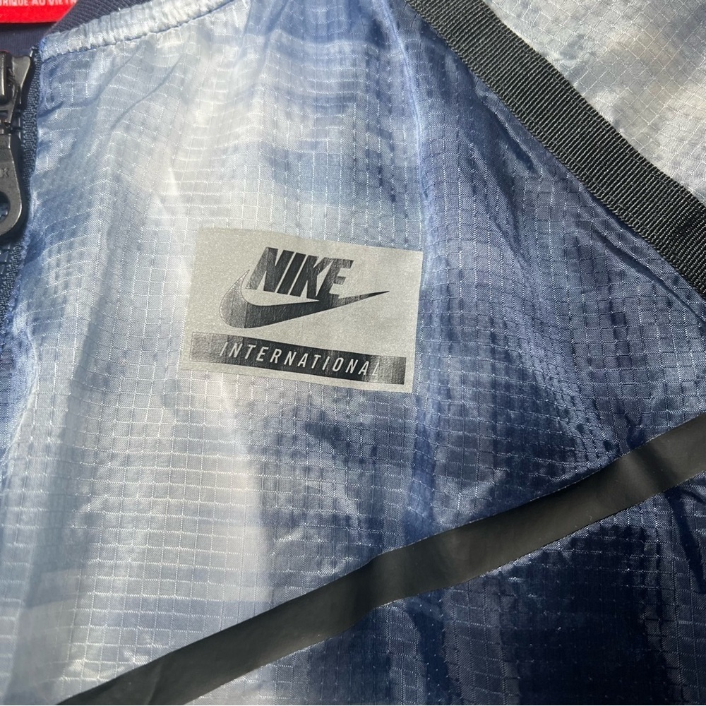 Nike International Women's Bomber Jacket Obsidian 827433-449 Size Large - Picture 2 of 6